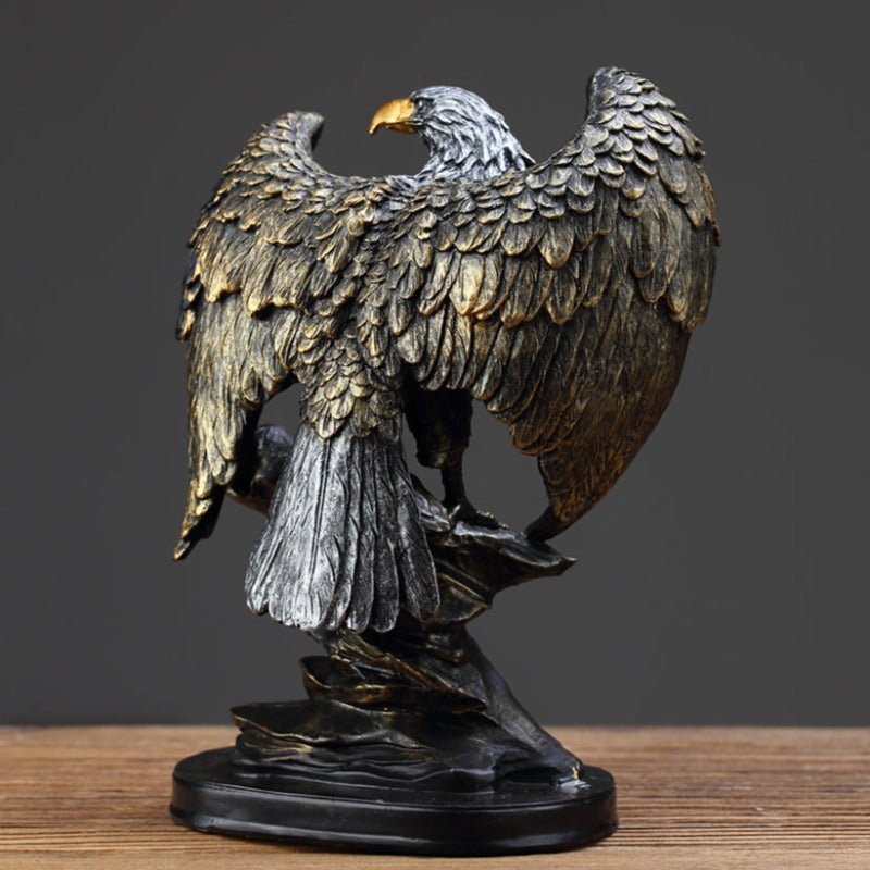 Vintage Resin Eagle Sculpture - Range - Notbrand